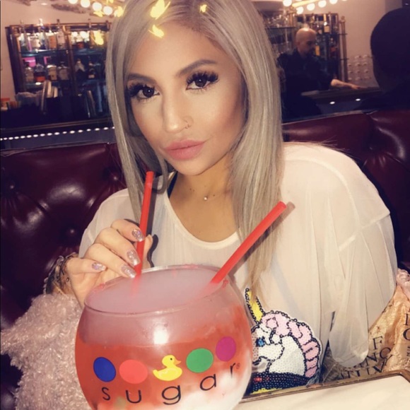 MEET YOUR POSHER - Picture 3 of 13